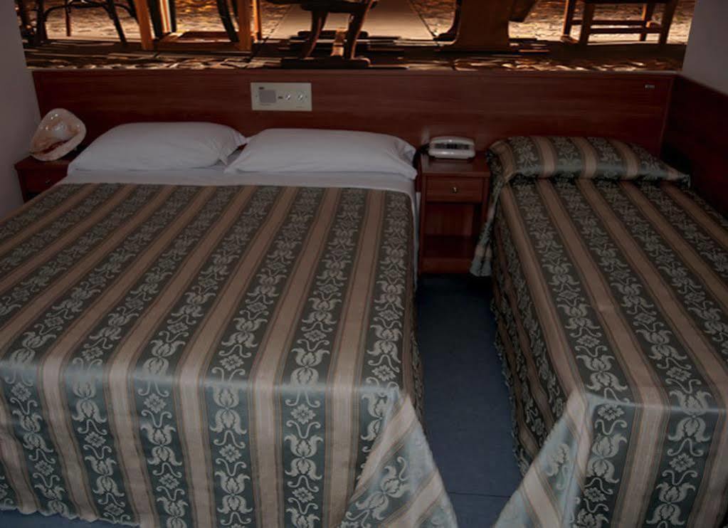 Hotel Acerboli Rimini Eksteriør bilde
